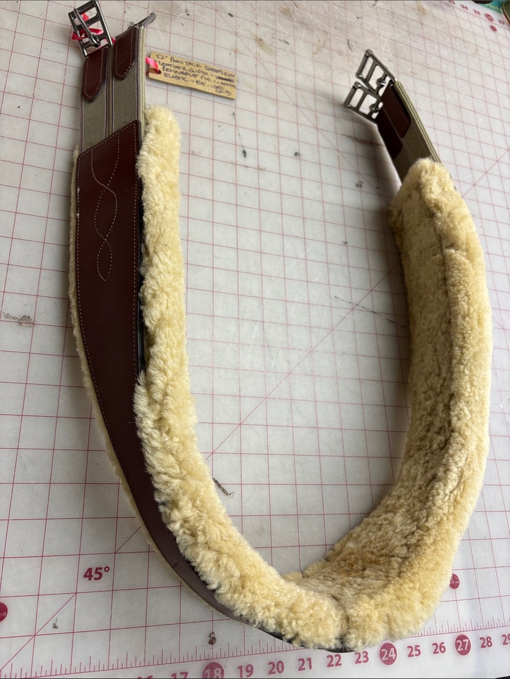 Beautiful Paris Tack 52” sheepskin jump girth. Detachable for cleaning.